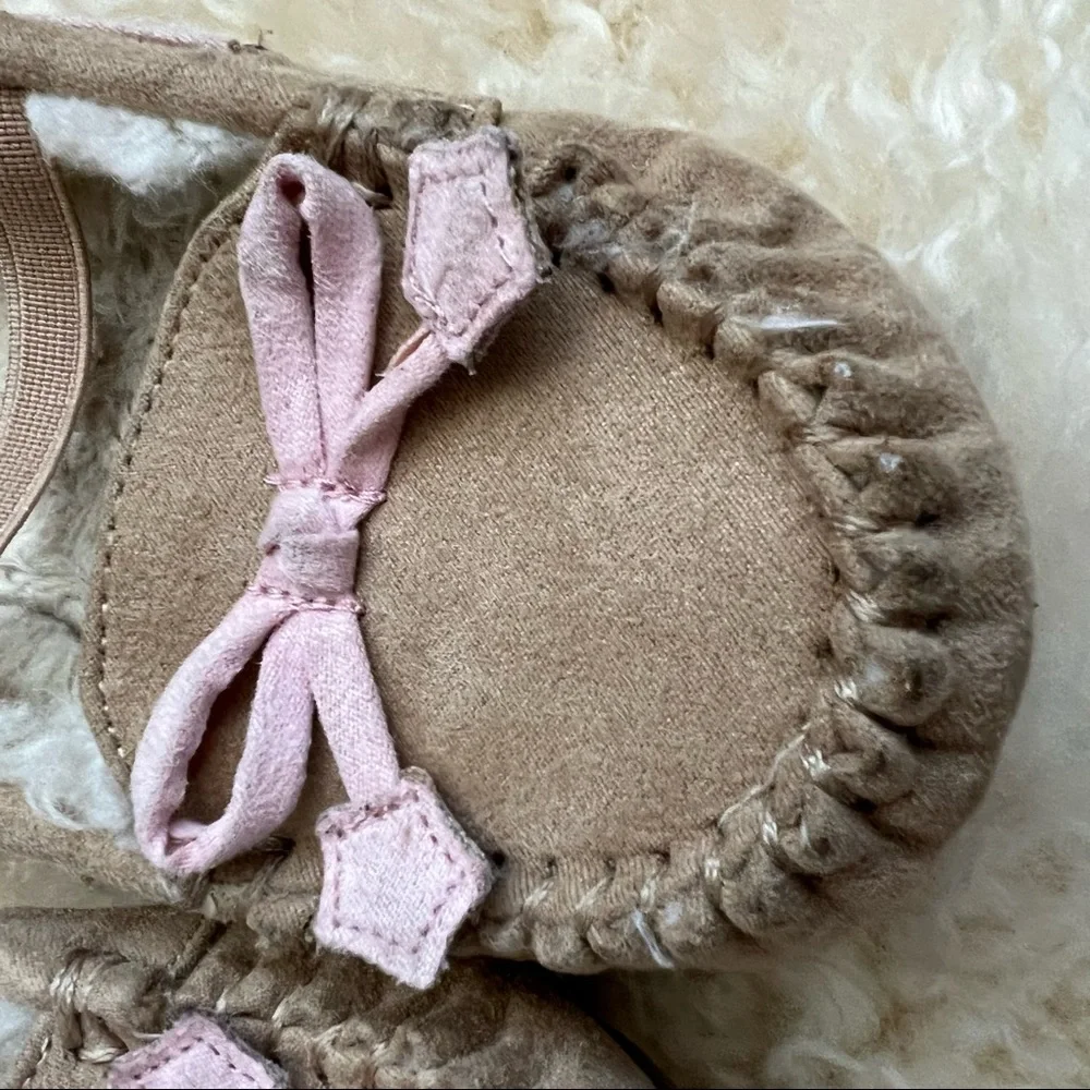 Cat and Jack moccasin slippers size 9/10 large